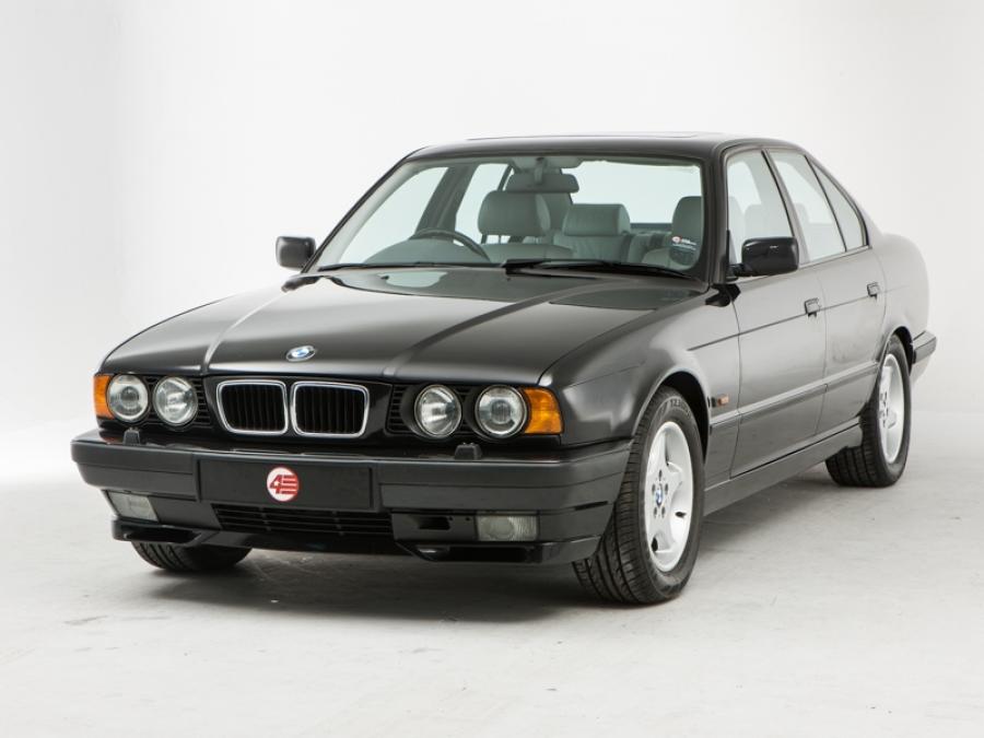  BMW 540i 1992 года  (UK) (фото 1 из 9)
